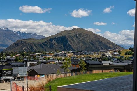 Photo of property in 7 Mcneil Crescent, Wanaka, 9305