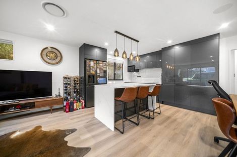 Photo of property in 25f Oteha Valley Road, Northcross, Auckland, 0632