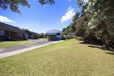 Photo of property in 1/20 Gladys Avenue, Glenfield, Auckland, 0629