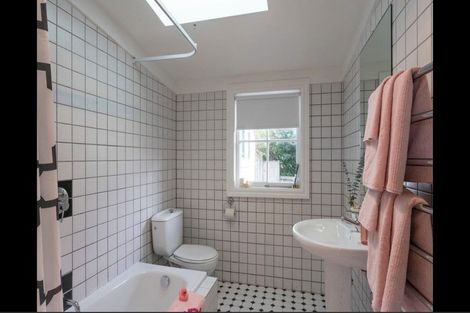 Photo of property in 28 View Road, Houghton Bay, Wellington, 6023