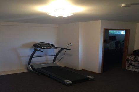 Photo of property in 17 Cashmere Place, Glenfield, Auckland, 0629