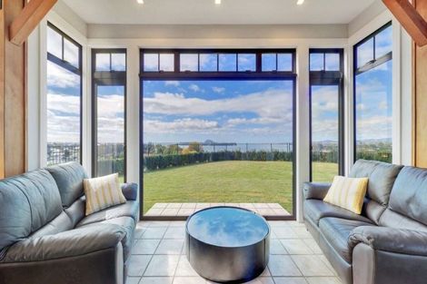 Photo of property in 64 Bert Wall Drive, Omokoroa, 3114