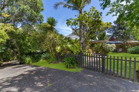 Photo of property in 121 Oreil Avenue, West Harbour, Auckland, 0618