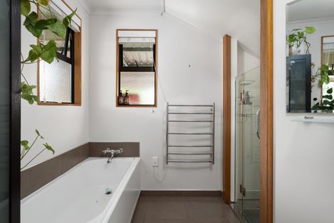 Photo of property in 6 Hill Road, Ormond, Gisborne, 4071