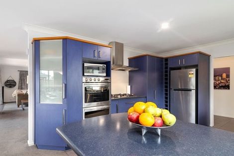 Photo of property in 28 Holden Avenue, Holdens Bay, Rotorua, 3010
