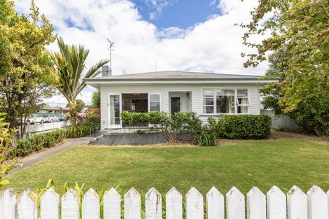 Photo of property in 18 Avenue Road, Greenmeadows, Napier, 4112