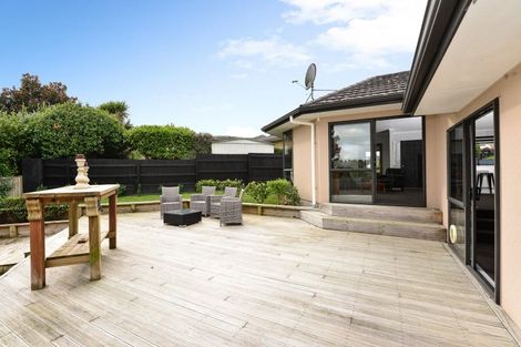 Photo of property in 16 Palm Grove Drive, Western Heights, Hamilton, 3200