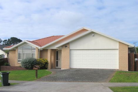 Photo of property in 5 Mullagh Place, East Tamaki Heights, Auckland, 2016
