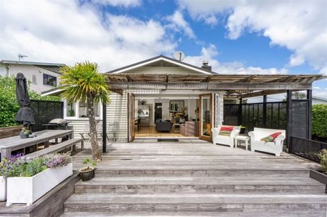 Photo of property in 8 Westwell Road, Belmont, Auckland, 0622