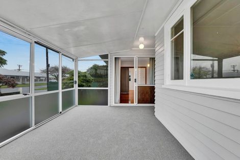 Photo of property in 5 Truby King Street, Merrilands, New Plymouth, 4312