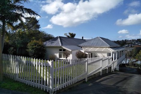 Photo of property in 2/22 Kiteroa Terrace, Rothesay Bay, Auckland, 0630