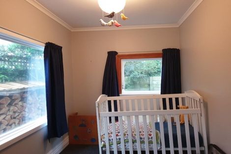 Photo of property in 25 Royal Street, Berhampore, Wellington, 6023