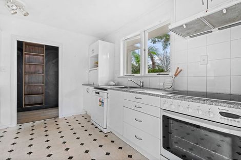Photo of property in 18 Chorley Avenue, Massey, Auckland, 0614