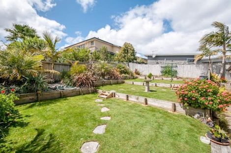 Photo of property in 57 Kittiwake Drive, Schnapper Rock, Auckland, 0632