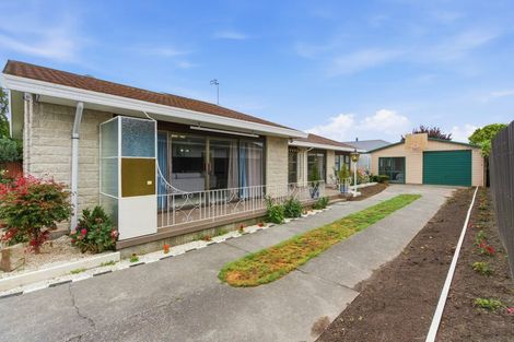 Photo of property in 219 Main North Road, Redwood, Christchurch, 8051