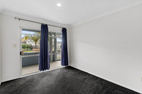 Photo of property in 18 Belleaire Court, West Harbour, Auckland, 0618