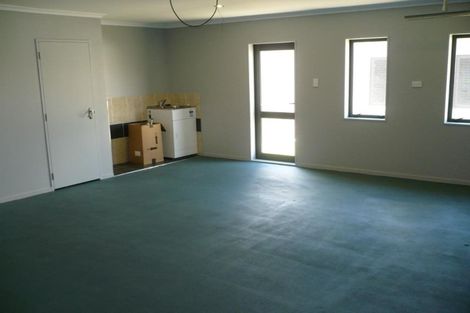 Photo of property in 115 Keri Vista Rise, Papakura, 2110