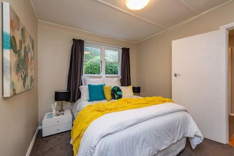Photo of property in 19 Montgomery Avenue, Karori, Wellington, 6012