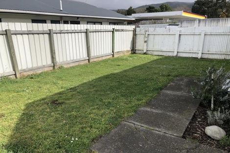 Photo of property in 2/20 Camp Street, Silverstream, Upper Hutt, 5019