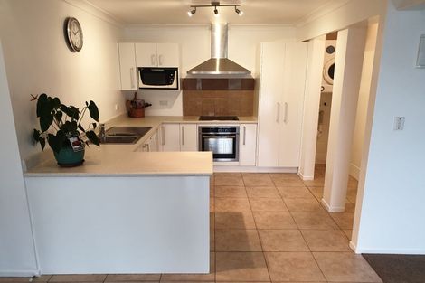 Photo of property in 17 Da Vinci Place, West Harbour, Auckland, 0618