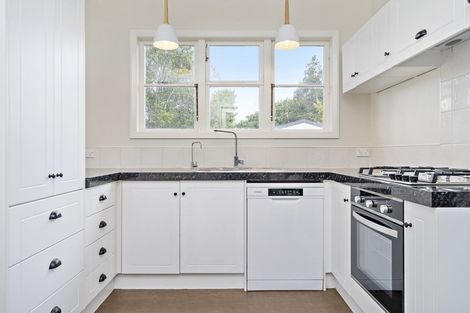 Photo of property in 77 Jellicoe Drive, Hamilton East, Hamilton, 3216