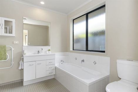 Photo of property in 27 Atlantic Close, Papamoa Beach, Papamoa, 3118