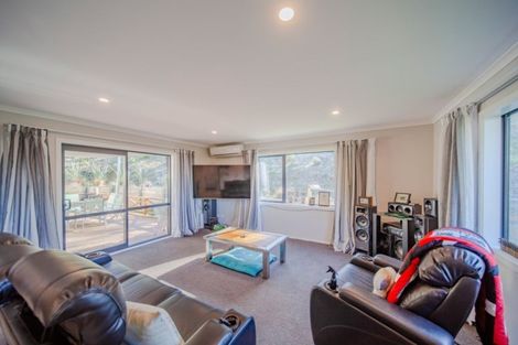 Photo of property in 5 Windsor Road, Waipawa, 4210