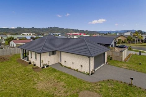 Photo of property in 90 Kupe Drive, Whitianga, 3510