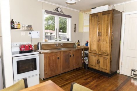 Photo of property in 13 Empire Street, Dannevirke, 4930