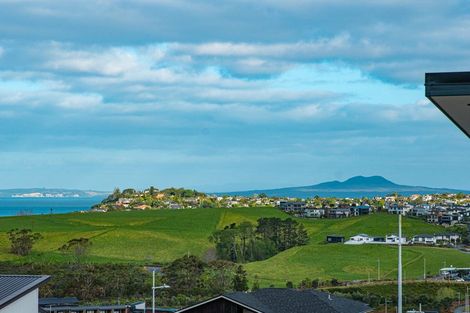 Photo of property in 49 Kumukumu Road, Long Bay, Auckland, 0630