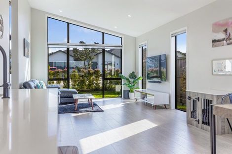 Photo of property in 74 Vinistra Road, Huapai, Kumeu, 0810