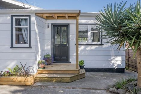 Photo of property in 153 Wellington Road, Paekakariki, 5034