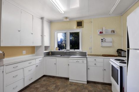 Photo of property in 65 Iredale Road, Hawera, 4610