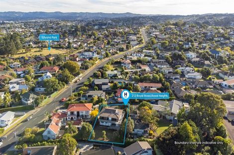 Photo of property in 212 Royal Road, Massey, Auckland, 0614