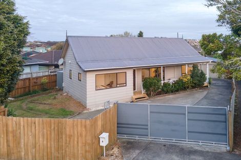Photo of property in 8 Fortunes Road, Half Moon Bay, Auckland, 2012