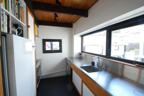 Photo of property in 9a Pitarua Street, Thorndon, Wellington, 6011