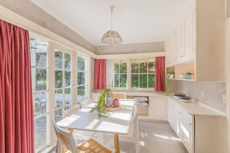 Photo of property in 27 Renown Road, Raumati South, Paraparaumu, 5032