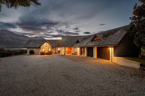 Photo of property in 186 Beacon Point Road, Wanaka, 9305