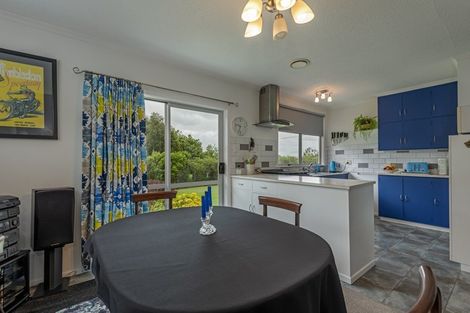 Photo of property in 2 Farmer Street, Sanson, 4817