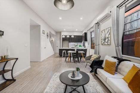 Photo of property in 1 Barrique Road, Kumeu, 0810