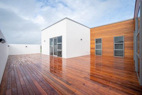 Photo of property in 9 Loveston Lane, Kelvin Grove, Palmerston North, 4470