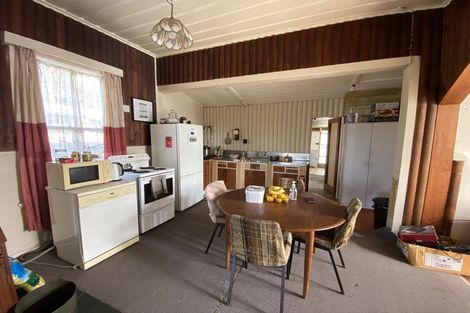 Photo of property in 29 Castle Street, Eltham, 4322