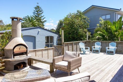 Photo of property in 112 Blue Pacific Parade, Riversdale Beach, Masterton, 5872