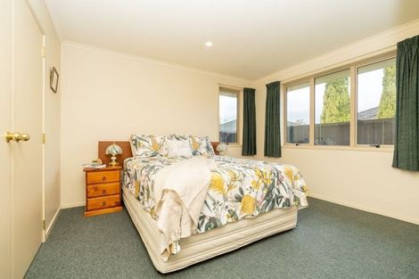 Photo of property in 24 Gardenia Close, Melville, Hamilton, 3206