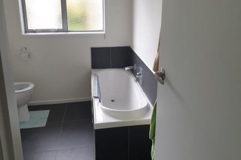 Photo of property in 52 Utopia Park Heights, Welcome Bay, Tauranga, 3112