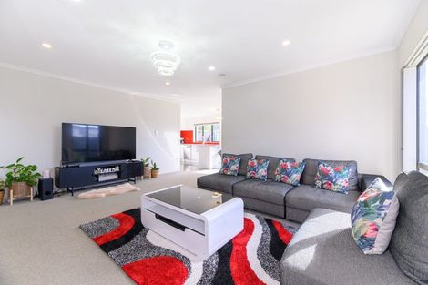 Photo of property in 9a Harrington Road, Henderson, Auckland, 0610