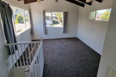 Photo of property in 2/52 College Road, Northcote, Auckland, 0627