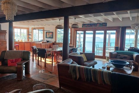 Photo of property in 102 Beach Road, Onerahi, Whangarei, 0110