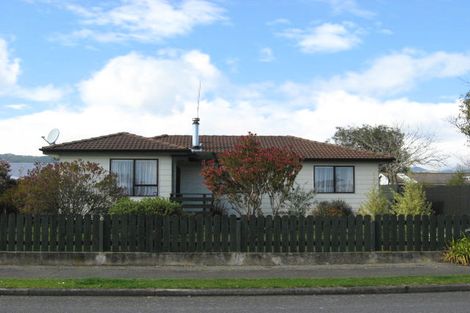 Photo of property in 18 Rimu Street, Levin, 5510