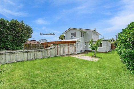 Photo of property in 4 Eatwell Avenue, Paraparaumu Beach, Paraparaumu, 5032